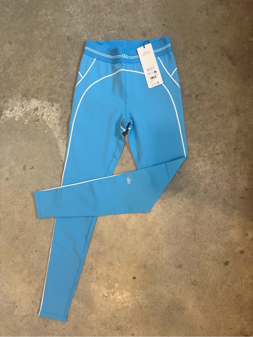 17. ALO airbrush high-waist heart throb Leggings in Azure Blue